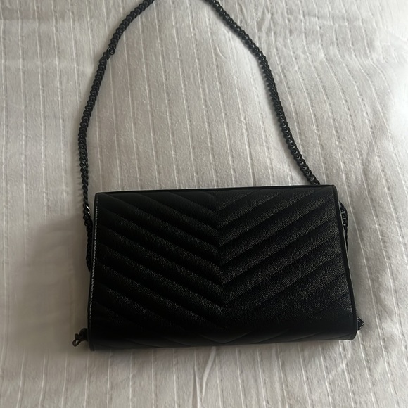 - Saint Laurent Monogram black YSL Envelope Chain. - Picture 4 of 8